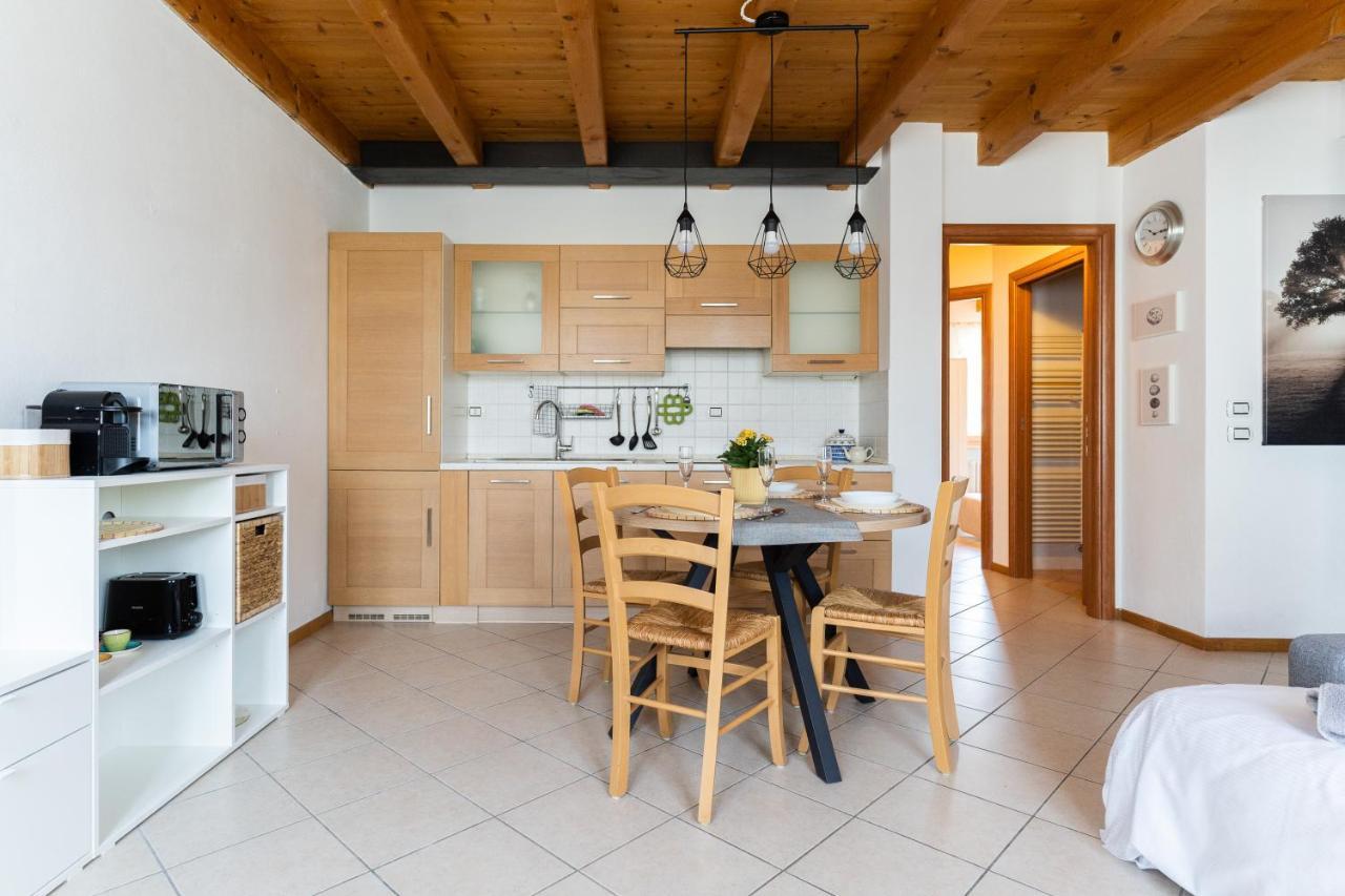 Garda Lake & Relax - Cottage On The Hill คาปริโน เวโรเนเซ ภายนอก รูปภาพ