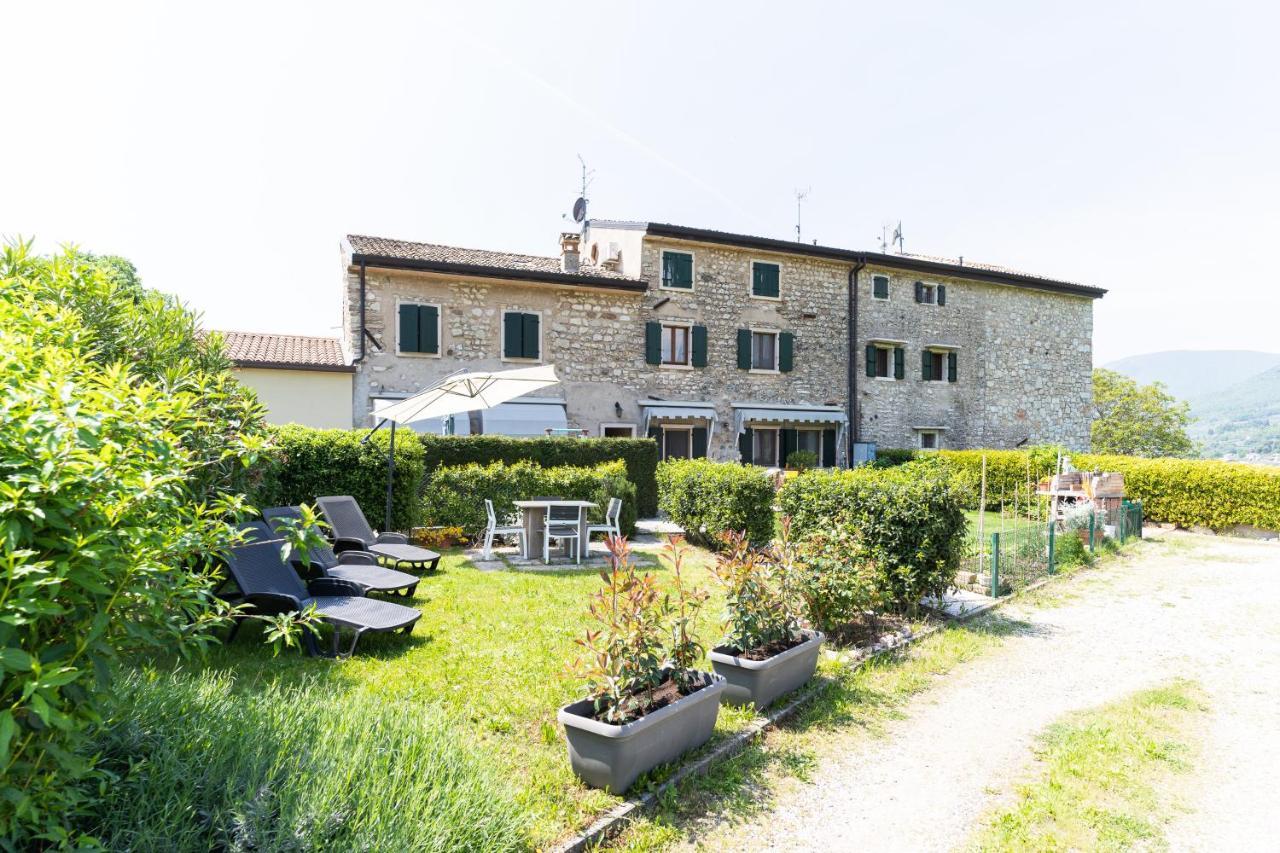 Garda Lake & Relax - Cottage On The Hill คาปริโน เวโรเนเซ ภายนอก รูปภาพ